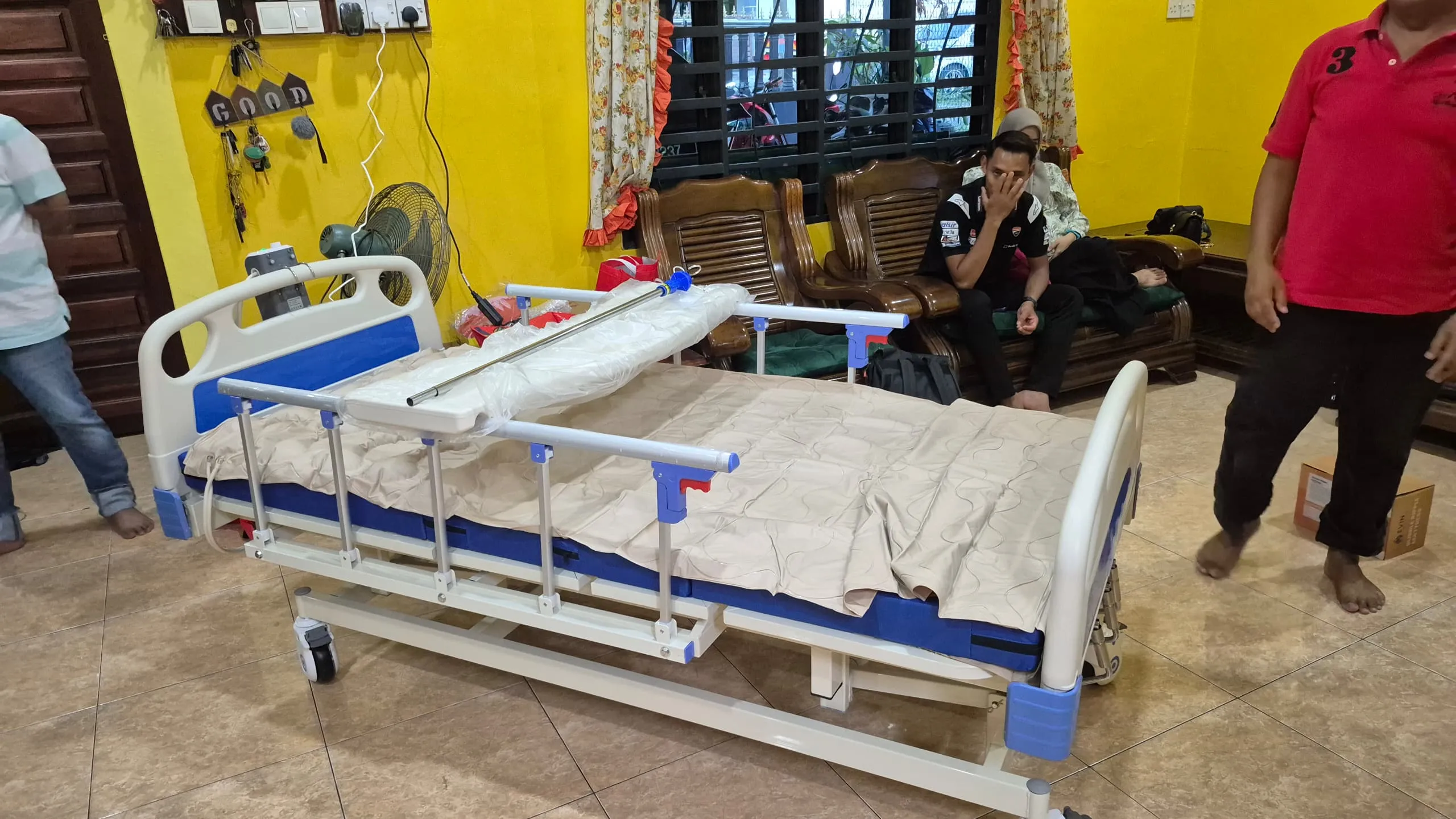 Penghantaran katil hospital Melaka